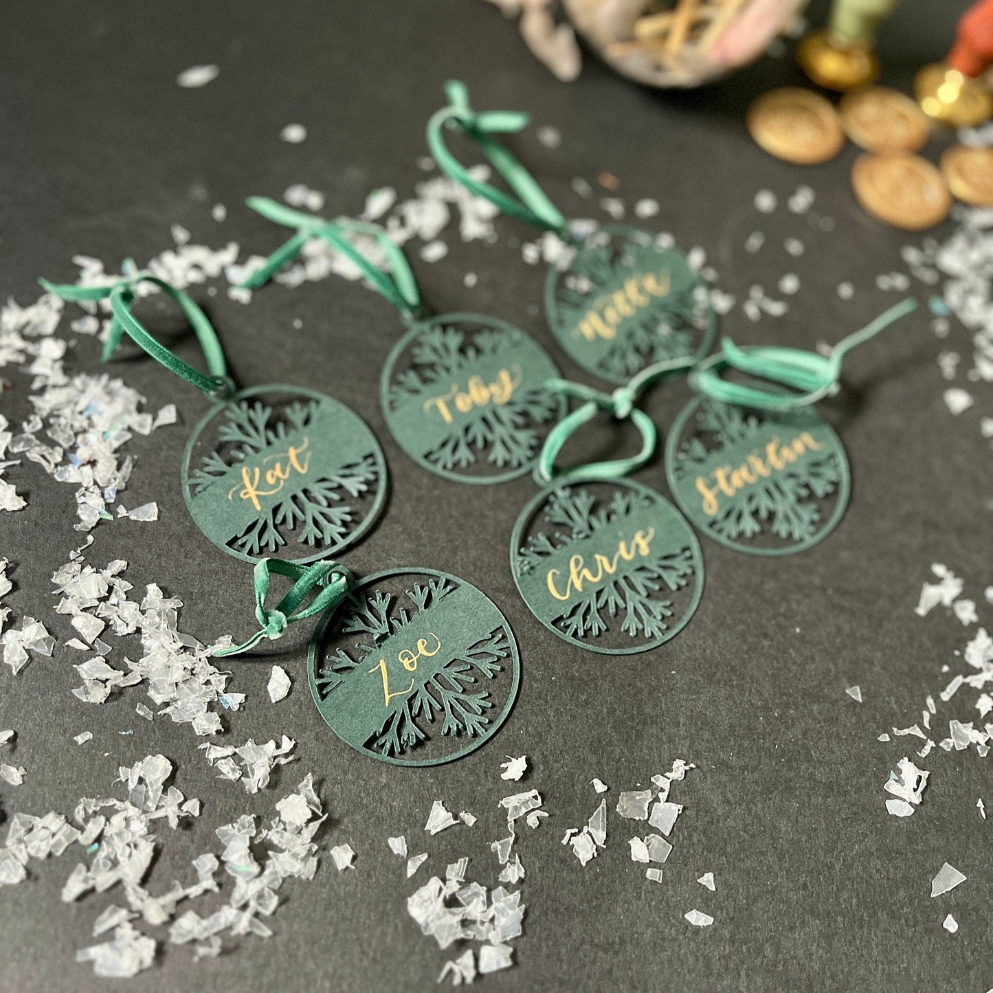 Green and Gold Festive Placenames | Delicate Snowflake Placecard |Christmas Table Decor | Snowflake Decoration | Emerald Green Place Setting